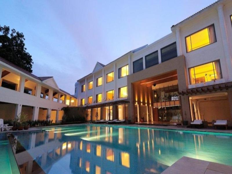 Club Mahindra Kensville Golf Resort Ahmedabad Exterior foto