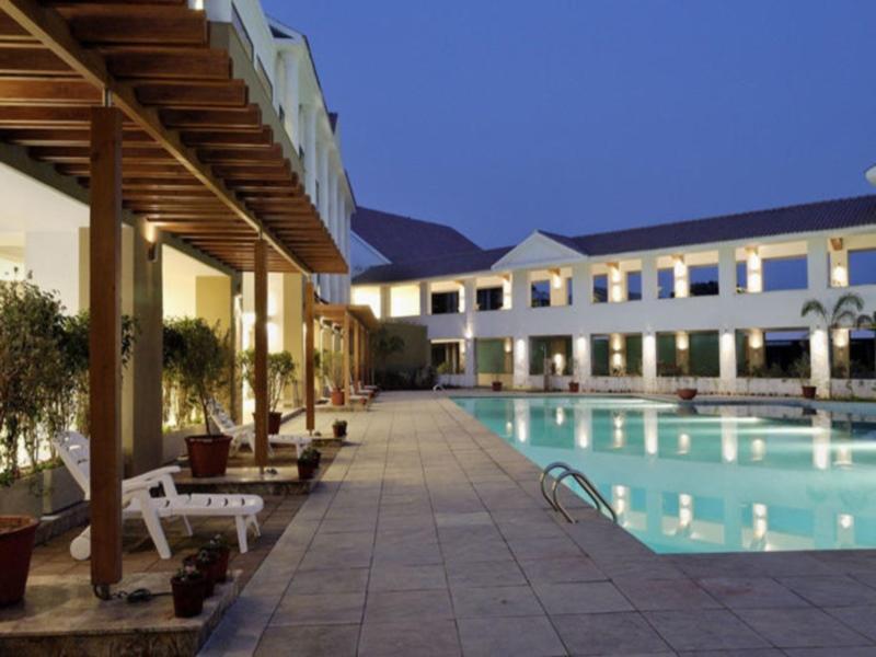 Club Mahindra Kensville Golf Resort Ahmedabad Exterior foto